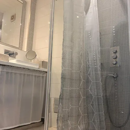 3 Pieces Climatise Proche Et Piscine